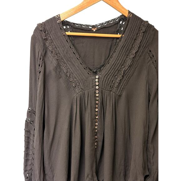 Free People Meet Me Halfway Black Flowy Boho Blouse - Size‎ Small - Picture 3 of 8
